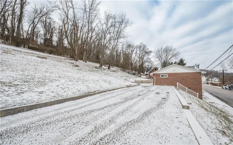 665 Allison Hollow Rd, Washington, 15301, 4 Bedrooms Bedrooms, 9 Rooms Rooms,2 BathroomsBathrooms,Residential,For Sale,Allison Hollow Rd,1744742