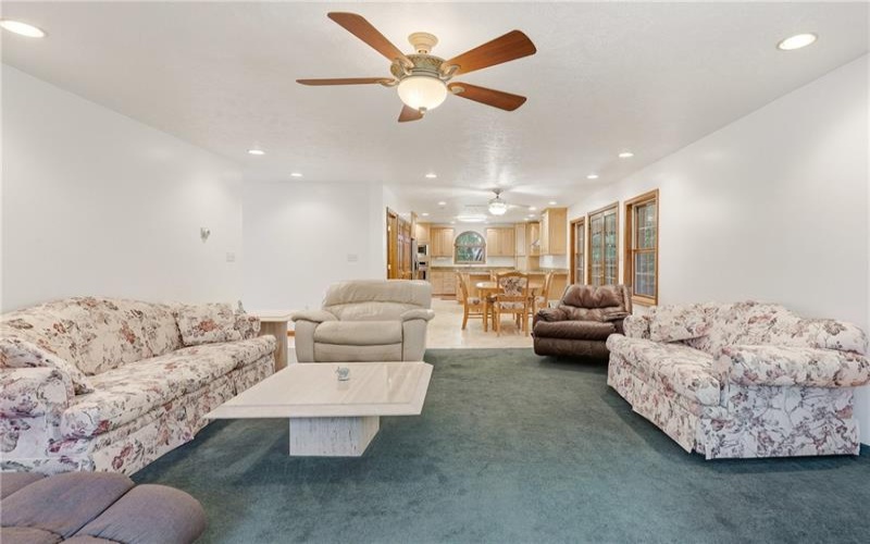 1004 Broderick Street, Berlin, 15530, 3 Bedrooms Bedrooms, ,2.1 BathroomsBathrooms,Residential,For Sale,Broderick Street,1769025