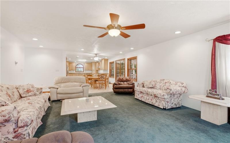 1004 Broderick Street, Berlin, 15530, 3 Bedrooms Bedrooms, ,2.1 BathroomsBathrooms,Residential,For Sale,Broderick Street,1769025