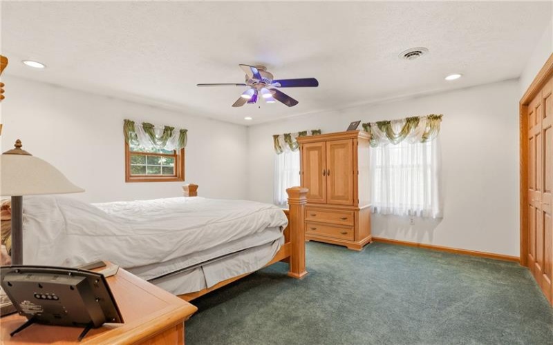 1004 Broderick Street, Berlin, 15530, 3 Bedrooms Bedrooms, ,2.1 BathroomsBathrooms,Residential,For Sale,Broderick Street,1769025