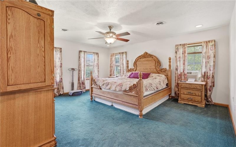 1004 Broderick Street, Berlin, 15530, 3 Bedrooms Bedrooms, ,2.1 BathroomsBathrooms,Residential,For Sale,Broderick Street,1769025