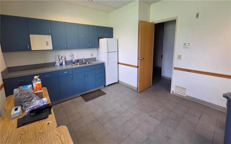 451 Aberdeen, Somerset, 15501, ,Commercial-industrial-business,For Sale,Aberdeen,1769077