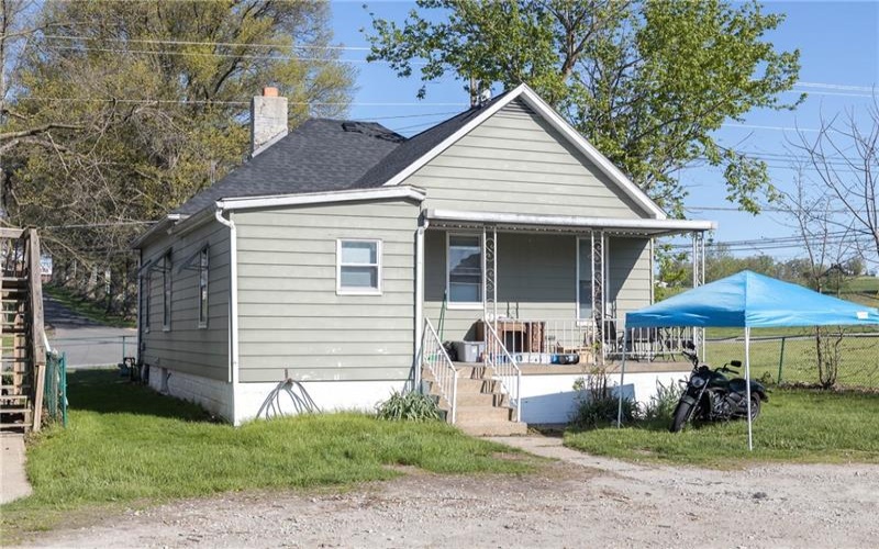 520 W Pike St, Meadowlands, 15347, 3 Bedrooms Bedrooms, 5 Rooms Rooms,1 BathroomBathrooms,Residential,For Sale,W Pike St,1749897