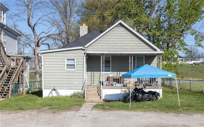 520 W Pike St, Meadowlands, 15347, 3 Bedrooms Bedrooms, 5 Rooms Rooms,1 BathroomBathrooms,Residential,For Sale,W Pike St,1749897