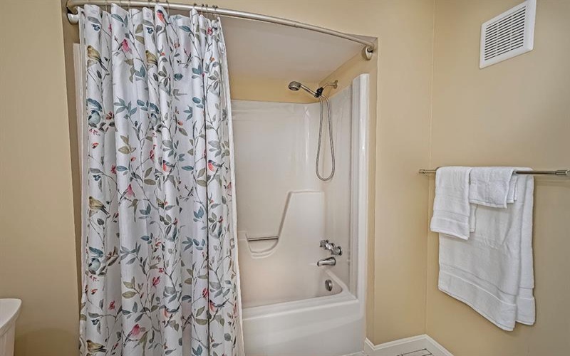 101 Roscommon PLACE, McMurray, 15317, 3 Bedrooms Bedrooms, 8 Rooms Rooms,2.1 BathroomsBathrooms,Residential,For Sale,Roscommon,1752849
