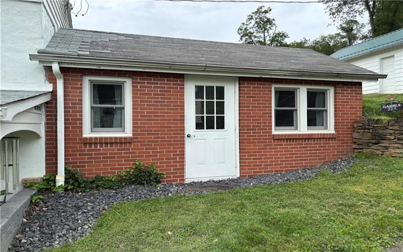 332 Waynesburg Rd, Washington, 15301, 3 Bedrooms Bedrooms, 8 Rooms Rooms,1 BathroomBathrooms,Residential,For Sale,Waynesburg Rd,1766877