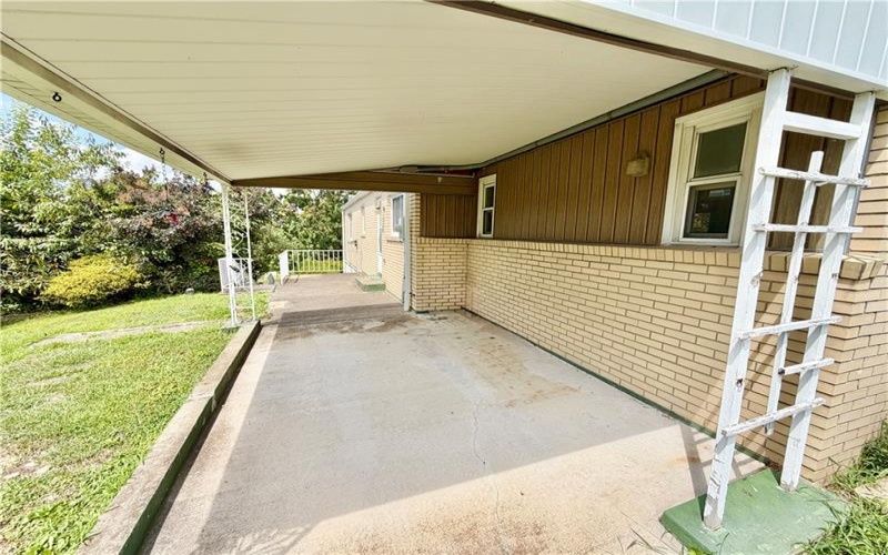 5 Suncrest Lane, Uniontown, 15401, 3 Bedrooms Bedrooms, 7 Rooms Rooms,2 BathroomsBathrooms,Residential,For Sale,Suncrest Lane,1768652
