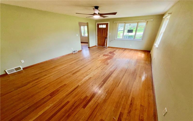 5 Suncrest Lane, Uniontown, 15401, 3 Bedrooms Bedrooms, 7 Rooms Rooms,2 BathroomsBathrooms,Residential,For Sale,Suncrest Lane,1768652