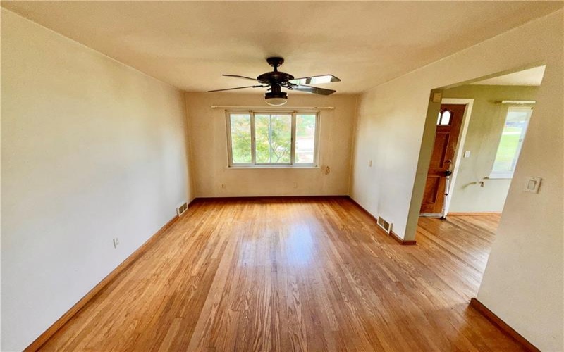 5 Suncrest Lane, Uniontown, 15401, 3 Bedrooms Bedrooms, 7 Rooms Rooms,2 BathroomsBathrooms,Residential,For Sale,Suncrest Lane,1768652