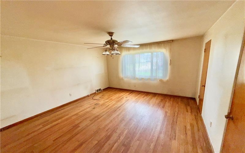 5 Suncrest Lane, Uniontown, 15401, 3 Bedrooms Bedrooms, 7 Rooms Rooms,2 BathroomsBathrooms,Residential,For Sale,Suncrest Lane,1768652