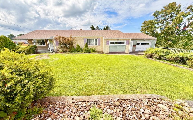 5 Suncrest Lane, Uniontown, 15401, 3 Bedrooms Bedrooms, 7 Rooms Rooms,2 BathroomsBathrooms,Residential,For Sale,Suncrest Lane,1768652