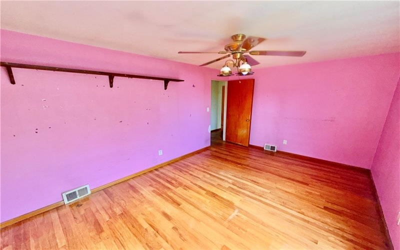 5 Suncrest Lane, Uniontown, 15401, 3 Bedrooms Bedrooms, 7 Rooms Rooms,2 BathroomsBathrooms,Residential,For Sale,Suncrest Lane,1768652