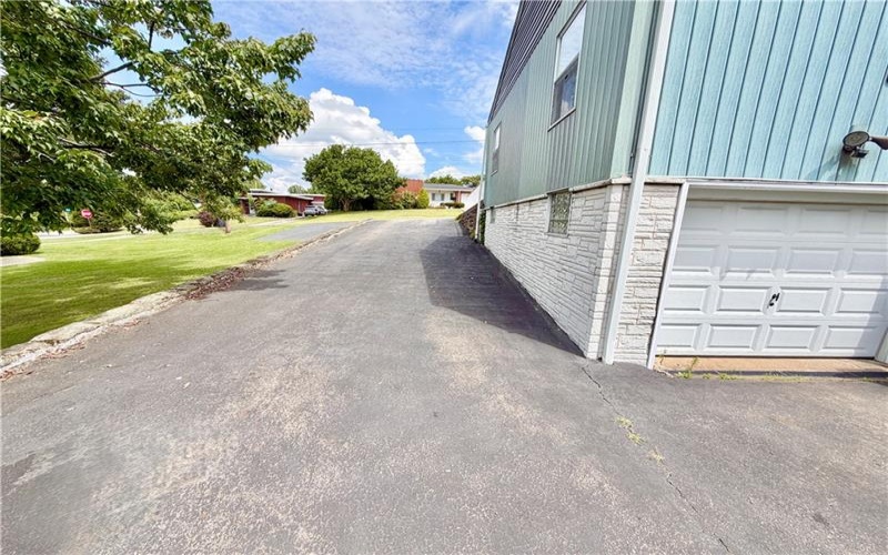 5 Suncrest Lane, Uniontown, 15401, 3 Bedrooms Bedrooms, 7 Rooms Rooms,2 BathroomsBathrooms,Residential,For Sale,Suncrest Lane,1768652