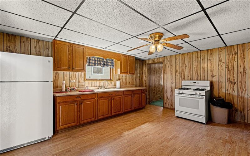 127 Poplar Street, Ellsworth, 15331, 4 Bedrooms Bedrooms, 7 Rooms Rooms,1 BathroomBathrooms,Residential,For Sale,Poplar Street,1768895