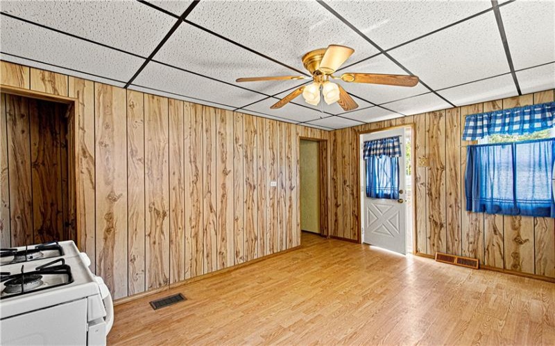 127 Poplar Street, Ellsworth, 15331, 4 Bedrooms Bedrooms, 7 Rooms Rooms,1 BathroomBathrooms,Residential,For Sale,Poplar Street,1768895