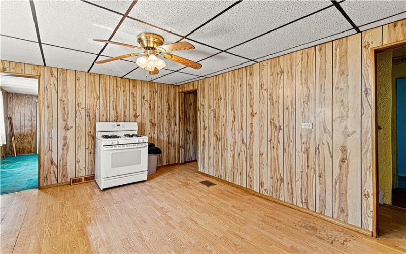 127 Poplar Street, Ellsworth, 15331, 4 Bedrooms Bedrooms, 7 Rooms Rooms,1 BathroomBathrooms,Residential,For Sale,Poplar Street,1768895