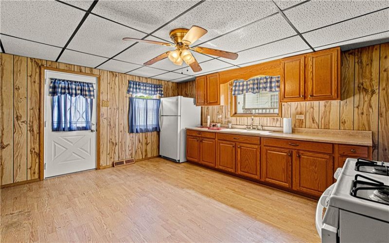 127 Poplar Street, Ellsworth, 15331, 4 Bedrooms Bedrooms, 7 Rooms Rooms,1 BathroomBathrooms,Residential,For Sale,Poplar Street,1768895