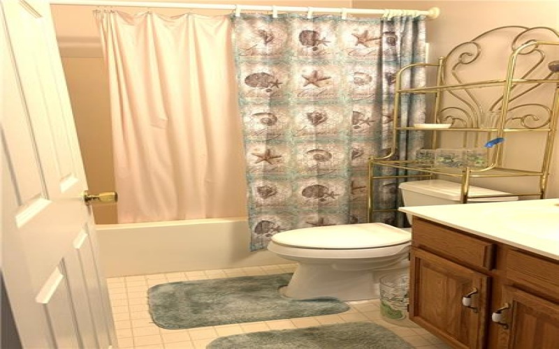 2750 Iowa Dr, Lower Burrell, 15068, 3 Bedroom Bedrooms, 7 Room Rooms,2.1 BathroomBathrooms,Residential,For Sale,Iowa Dr,1769053