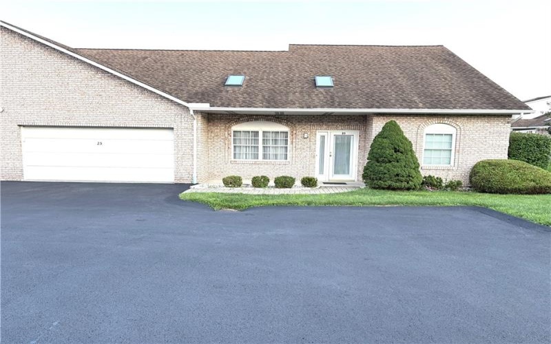 2750 Iowa Dr, Lower Burrell, 15068, 3 Bedroom Bedrooms, 7 Room Rooms,2.1 BathroomBathrooms,Residential,For Sale,Iowa Dr,1769053