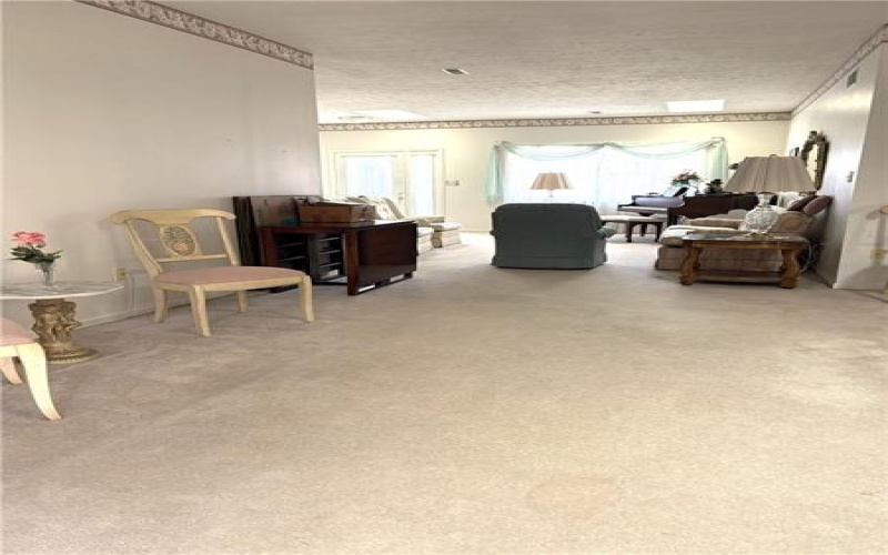 2750 Iowa Dr, Lower Burrell, 15068, 3 Bedroom Bedrooms, 7 Room Rooms,2.1 BathroomBathrooms,Residential,For Sale,Iowa Dr,1769053