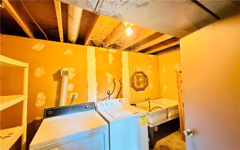 225 End Rd, Brownsville, 15417, 5 Bedrooms Bedrooms, ,1.2 BathroomsBathrooms,Residential,For Sale,End Rd,1769089