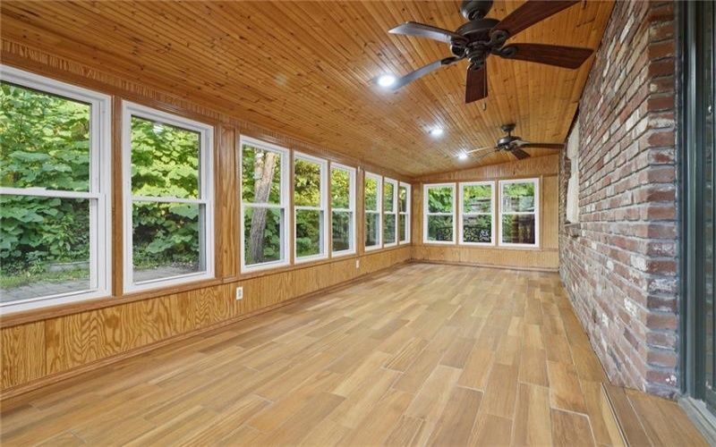 107 Jeanine Ct., Trafford, 15085, 3 Bedrooms Bedrooms, 11 Rooms Rooms,2.1 BathroomsBathrooms,Residential,For Sale,Jeanine Ct.,1769110