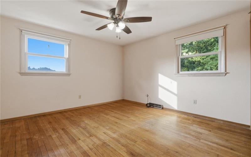 107 Jeanine Ct., Trafford, 15085, 3 Bedrooms Bedrooms, 11 Rooms Rooms,2.1 BathroomsBathrooms,Residential,For Sale,Jeanine Ct.,1769110