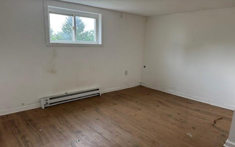 1227 Davis Ave, Washington, 15301, 2 Bedrooms Bedrooms, 4 Rooms Rooms,1 BathroomBathrooms,Residential,For Sale,Davis Ave,1769206