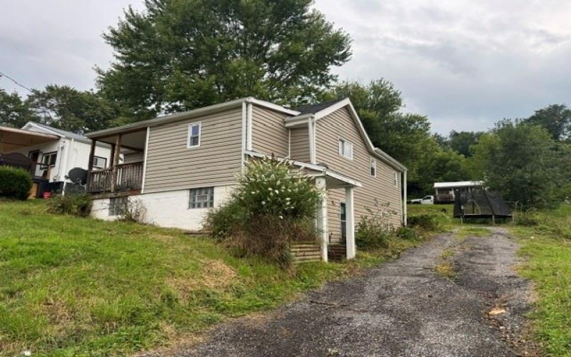 1227 Davis Ave, Washington, 15301, 2 Bedrooms Bedrooms, 4 Rooms Rooms,1 BathroomBathrooms,Residential,For Sale,Davis Ave,1769206