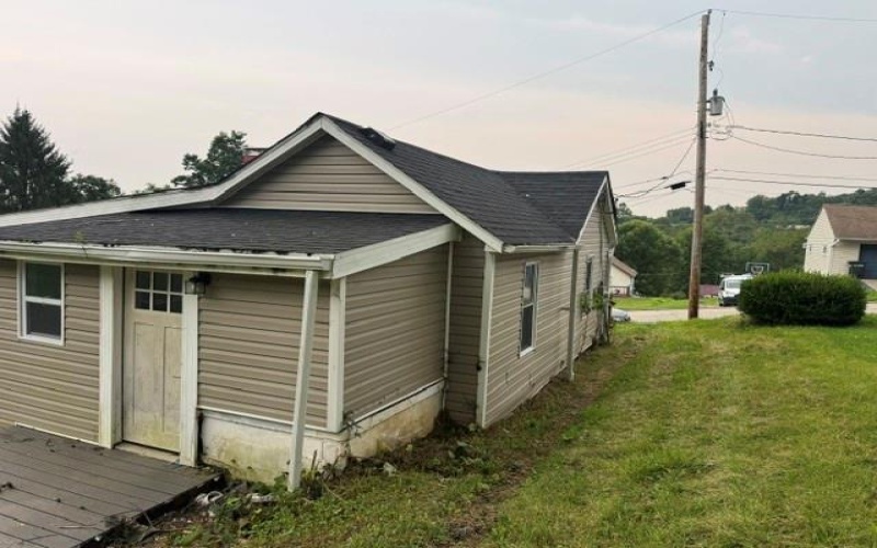 1227 Davis Ave, Washington, 15301, 2 Bedrooms Bedrooms, 4 Rooms Rooms,1 BathroomBathrooms,Residential,For Sale,Davis Ave,1769206