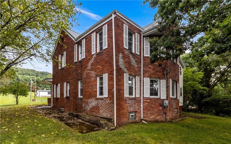 22 4th St, Allenport, 15412, 4 Bedrooms Bedrooms, 10 Rooms Rooms,2.1 BathroomsBathrooms,Residential,For Sale,4th St,1769213