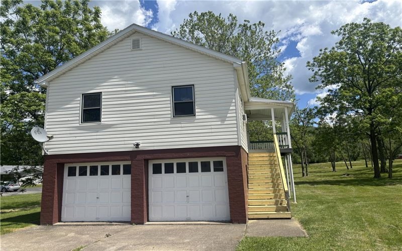 264 Hopwood Fairchance Rd, Uniontown, 15401, 3 Bedrooms Bedrooms, 6 Rooms Rooms,2 BathroomsBathrooms,Residential,For Sale,Hopwood Fairchance Rd,1769286