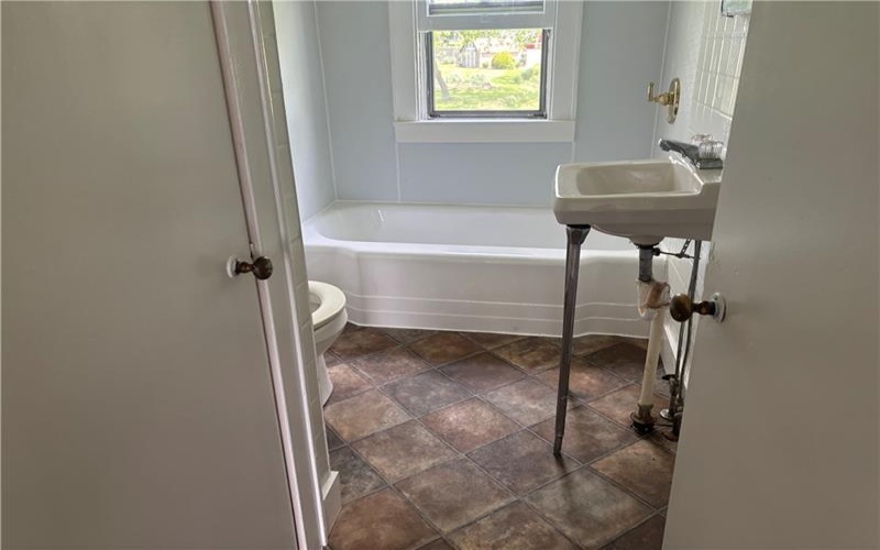 264 Hopwood Fairchance Rd, Uniontown, 15401, 3 Bedrooms Bedrooms, 6 Rooms Rooms,2 BathroomsBathrooms,Residential,For Sale,Hopwood Fairchance Rd,1769286