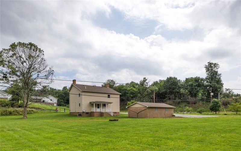 690 Lakeview Drive, Washington, 15301, 3 Bedrooms Bedrooms, 7 Rooms Rooms,2 BathroomsBathrooms,Residential,For Sale,Lakeview Drive,1768379