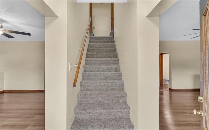 690 Lakeview Drive, Washington, 15301, 3 Bedrooms Bedrooms, 7 Rooms Rooms,2 BathroomsBathrooms,Residential,For Sale,Lakeview Drive,1768379