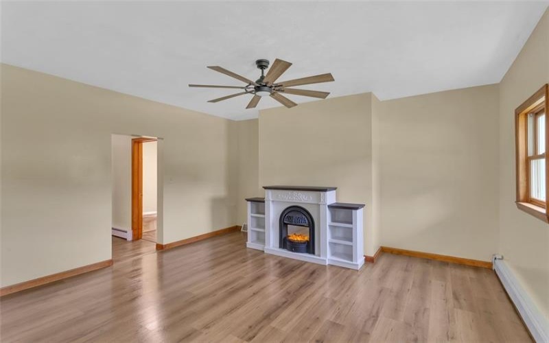 690 Lakeview Drive, Washington, 15301, 3 Bedrooms Bedrooms, 7 Rooms Rooms,2 BathroomsBathrooms,Residential,For Sale,Lakeview Drive,1768379