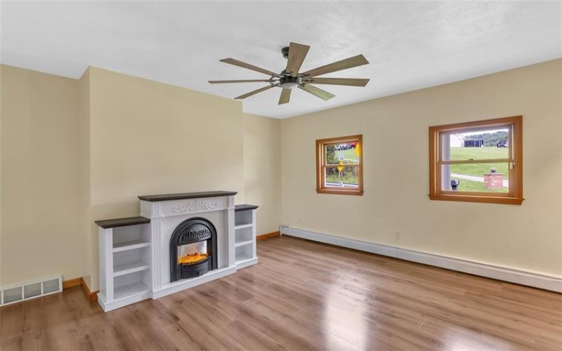 690 Lakeview Drive, Washington, 15301, 3 Bedrooms Bedrooms, 7 Rooms Rooms,2 BathroomsBathrooms,Residential,For Sale,Lakeview Drive,1768379
