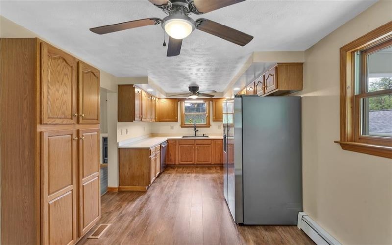 690 Lakeview Drive, Washington, 15301, 3 Bedrooms Bedrooms, 7 Rooms Rooms,2 BathroomsBathrooms,Residential,For Sale,Lakeview Drive,1768379