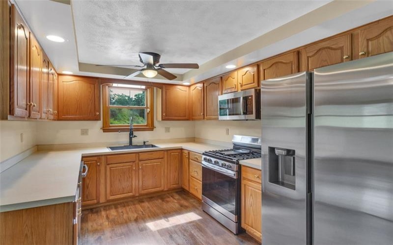 690 Lakeview Drive, Washington, 15301, 3 Bedrooms Bedrooms, 7 Rooms Rooms,2 BathroomsBathrooms,Residential,For Sale,Lakeview Drive,1768379