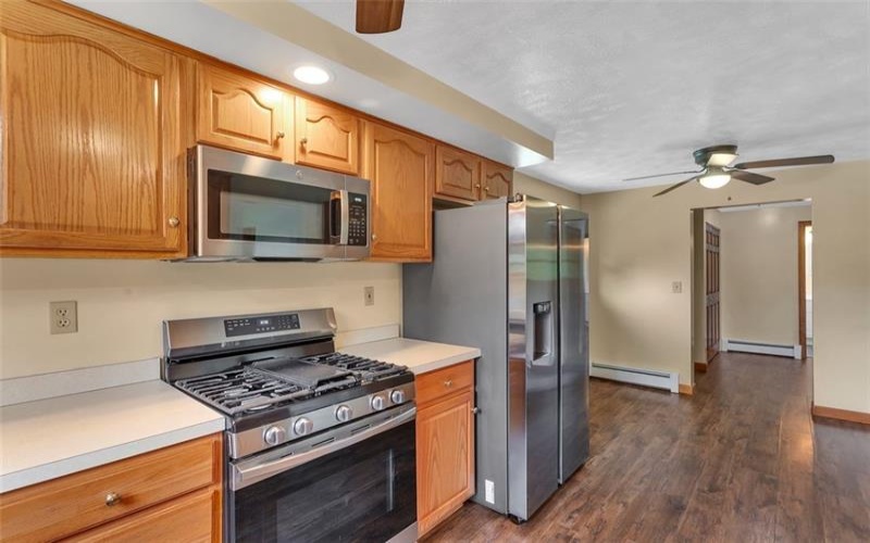 690 Lakeview Drive, Washington, 15301, 3 Bedrooms Bedrooms, 7 Rooms Rooms,2 BathroomsBathrooms,Residential,For Sale,Lakeview Drive,1768379