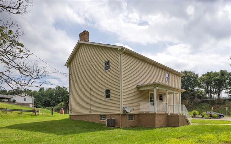 690 Lakeview Drive, Washington, 15301, 3 Bedrooms Bedrooms, 7 Rooms Rooms,2 BathroomsBathrooms,Residential,For Sale,Lakeview Drive,1768379