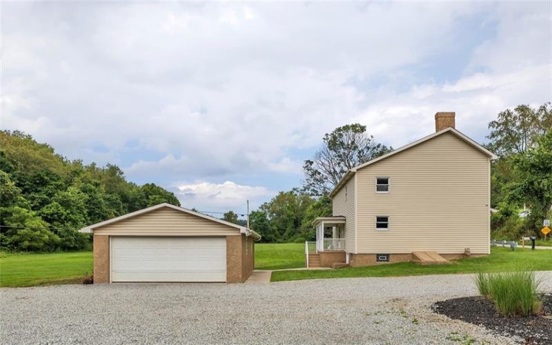 690 Lakeview Drive, Washington, 15301, 3 Bedrooms Bedrooms, 7 Rooms Rooms,2 BathroomsBathrooms,Residential,For Sale,Lakeview Drive,1768379