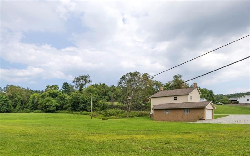 690 Lakeview Drive, Washington, 15301, 3 Bedrooms Bedrooms, 7 Rooms Rooms,2 BathroomsBathrooms,Residential,For Sale,Lakeview Drive,1768379