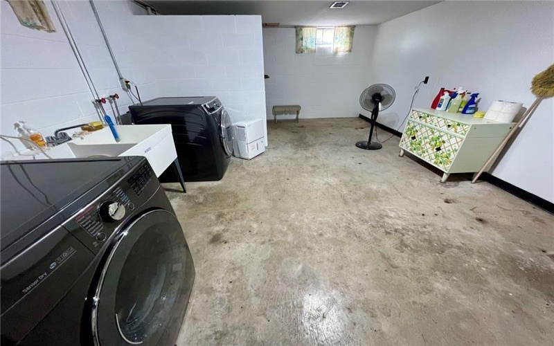 305 McClelland Rd, Canonsburg, 15317, 3 Bedrooms Bedrooms, 8 Rooms Rooms,1.1 BathroomsBathrooms,Residential,For Sale,McClelland Rd,1769093