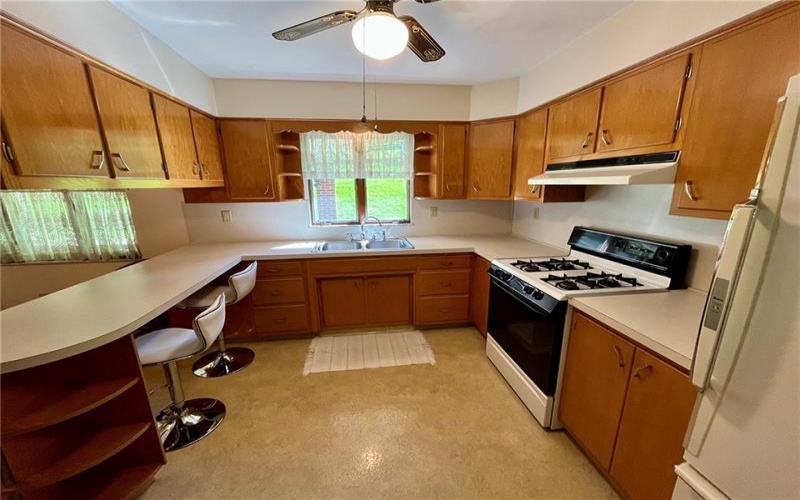 305 McClelland Rd, Canonsburg, 15317, 3 Bedrooms Bedrooms, 8 Rooms Rooms,1.1 BathroomsBathrooms,Residential,For Sale,McClelland Rd,1769093