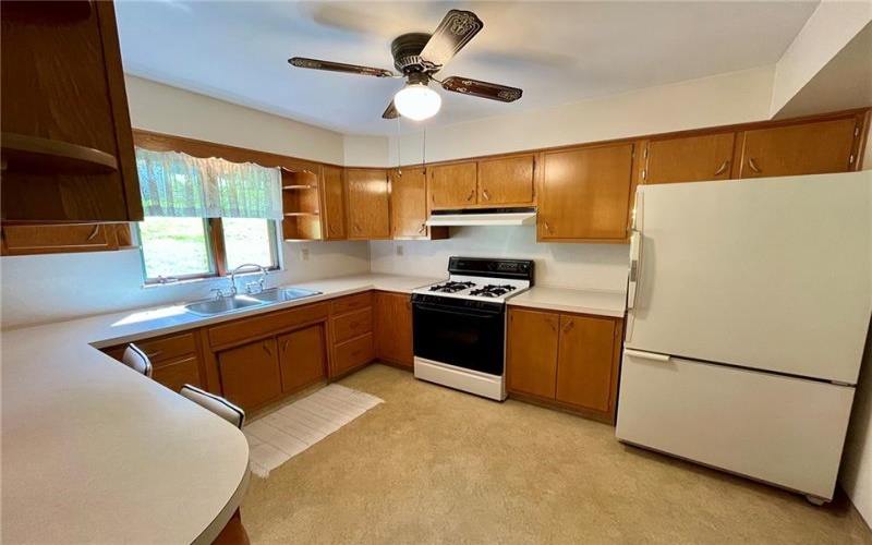 305 McClelland Rd, Canonsburg, 15317, 3 Bedrooms Bedrooms, 8 Rooms Rooms,1.1 BathroomsBathrooms,Residential,For Sale,McClelland Rd,1769093