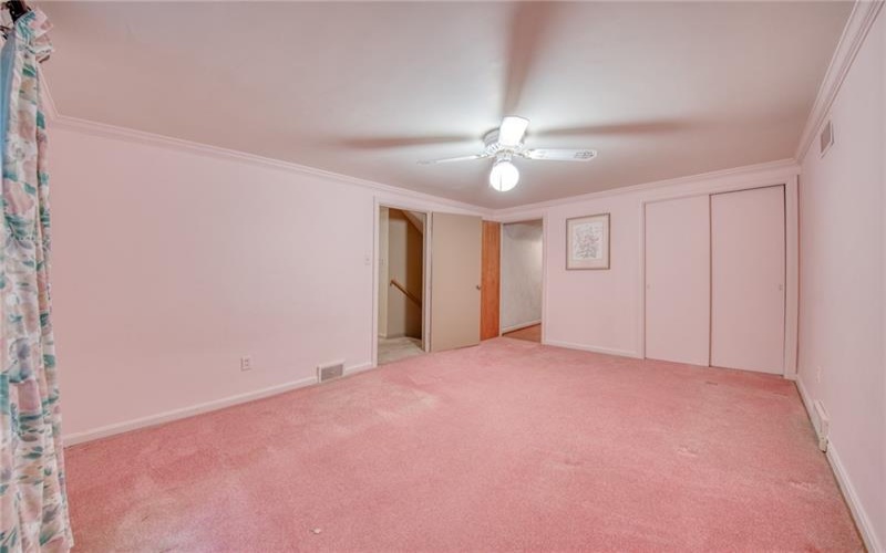 209 Glenview Drive, New Kensington, 15068, 3 Bedrooms Bedrooms, 9 Rooms Rooms,2.1 BathroomsBathrooms,Residential,For Sale,Glenview Drive,1769244