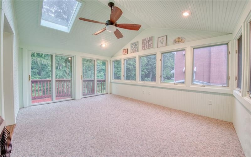 209 Glenview Drive, New Kensington, 15068, 3 Bedrooms Bedrooms, 9 Rooms Rooms,2.1 BathroomsBathrooms,Residential,For Sale,Glenview Drive,1769244