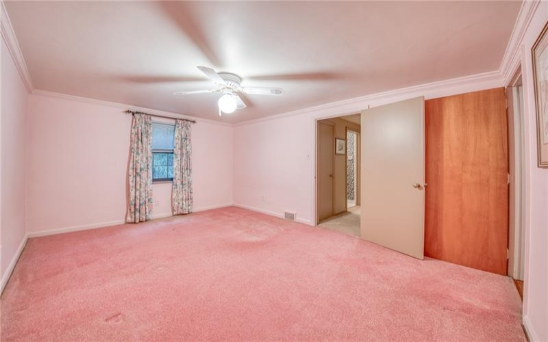 209 Glenview Drive, New Kensington, 15068, 3 Bedrooms Bedrooms, 9 Rooms Rooms,2.1 BathroomsBathrooms,Residential,For Sale,Glenview Drive,1769244