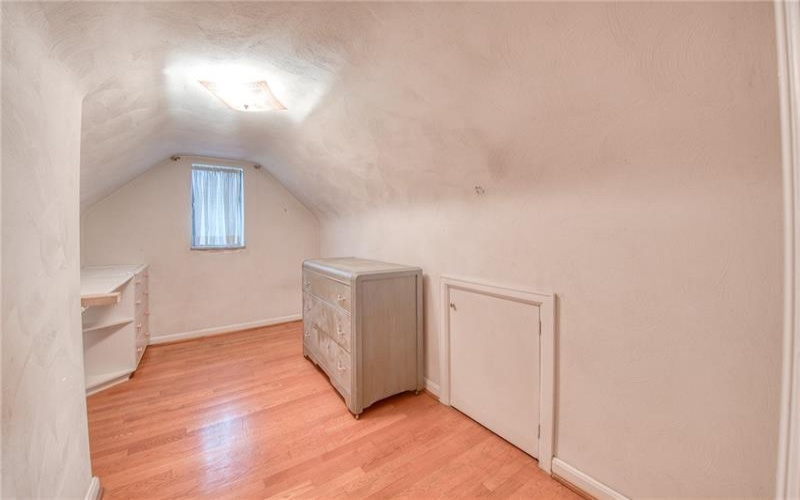 209 Glenview Drive, New Kensington, 15068, 3 Bedrooms Bedrooms, 9 Rooms Rooms,2.1 BathroomsBathrooms,Residential,For Sale,Glenview Drive,1769244